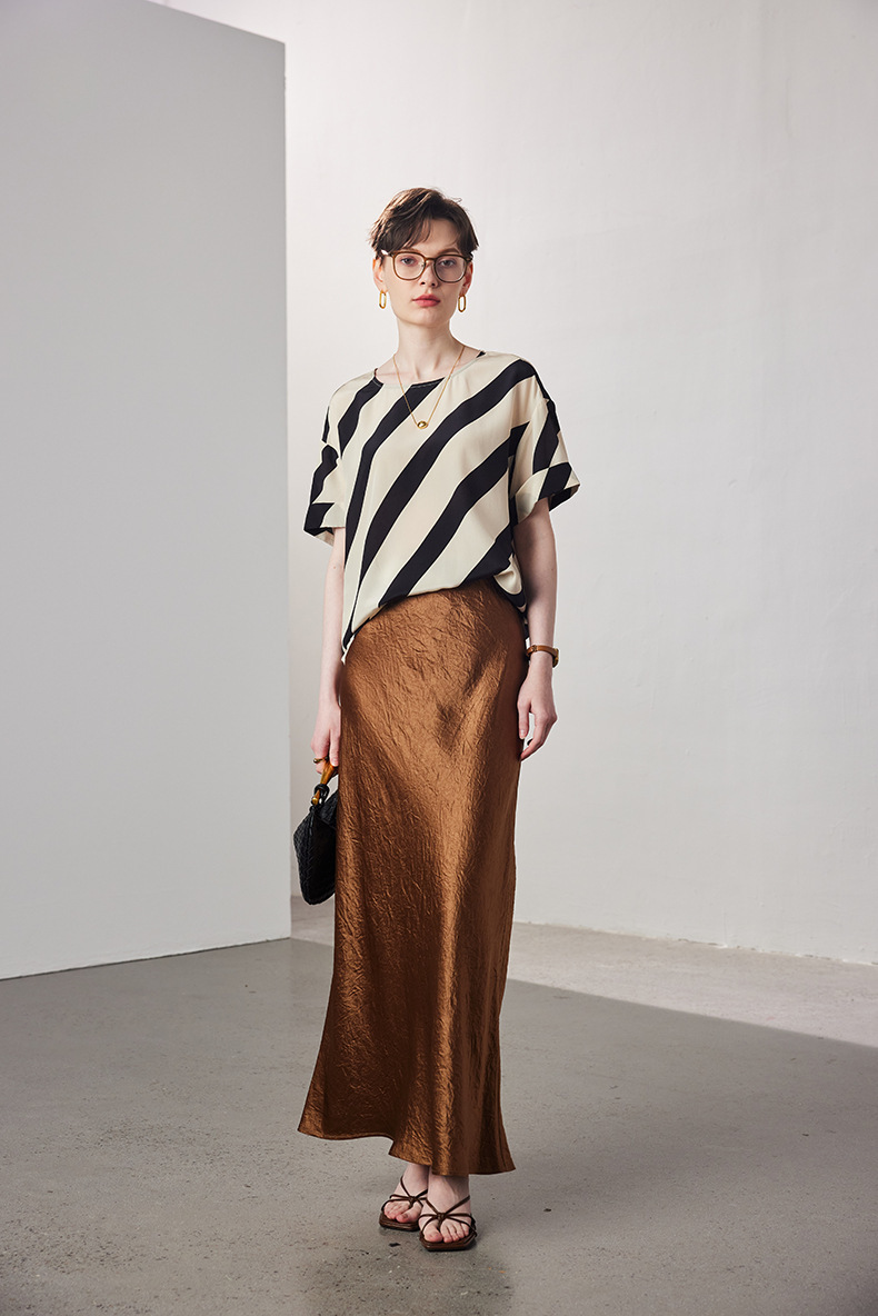 100% Silk 2025 Summer Women's Short-Sleeved T-Shirt Blouse White Black Stripe Ins Fashion Shirt Blouses Femme Women Tops Shirts