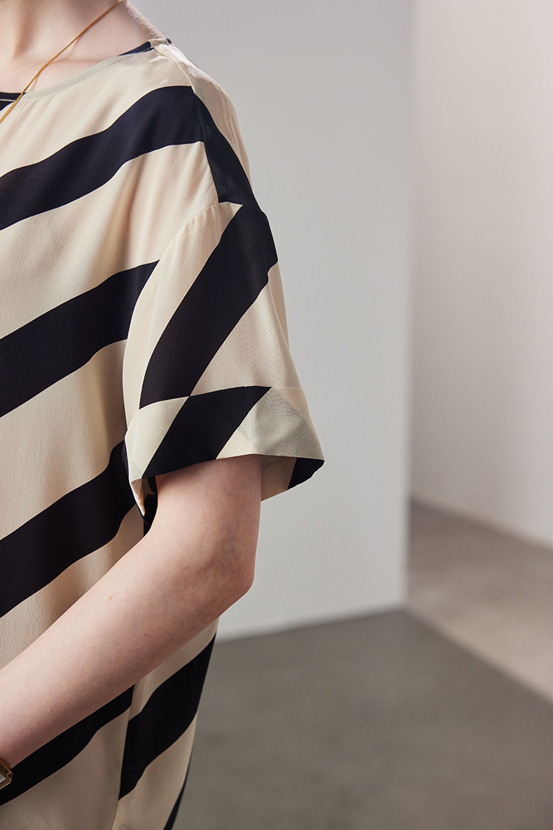 100% Silk 2025 Summer Women's Short-Sleeved T-Shirt Blouse White Black Stripe Ins Fashion Shirt Blouses Femme Women Tops Shirts
