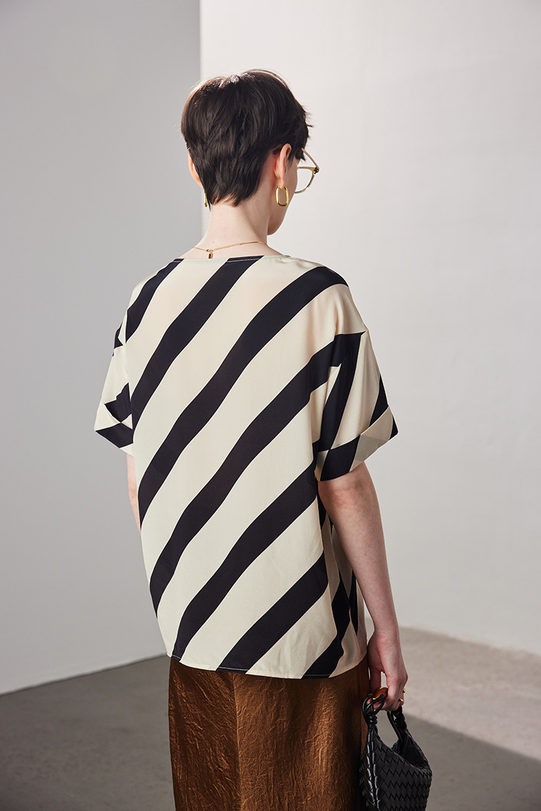 100% Silk 2025 Summer Women's Short-Sleeved T-Shirt Blouse White Black Stripe Ins Fashion Shirt Blouses Femme Women Tops Shirts