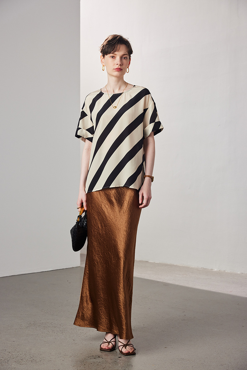 100% Silk 2025 Summer Women's Short-Sleeved T-Shirt Blouse White Black Stripe Ins Fashion Shirt Blouses Femme Women Tops Shirts