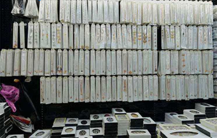 Luxury Fashion 18K Gold Stainless Steel Girl Jewelry Personal Clover Flower Snake Chain Charm Necklace