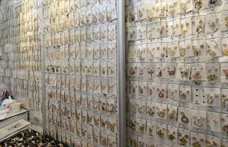 Luxury Fashion 18K Gold Stainless Steel Girl Jewelry Personal Clover Flower Snake Chain Charm Necklace