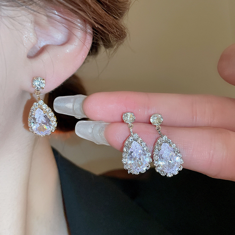 Hot Sale Diamond Luxury Style Fashion Pendant Trendy High-end Accessory Necklace and Earrings Set for Women