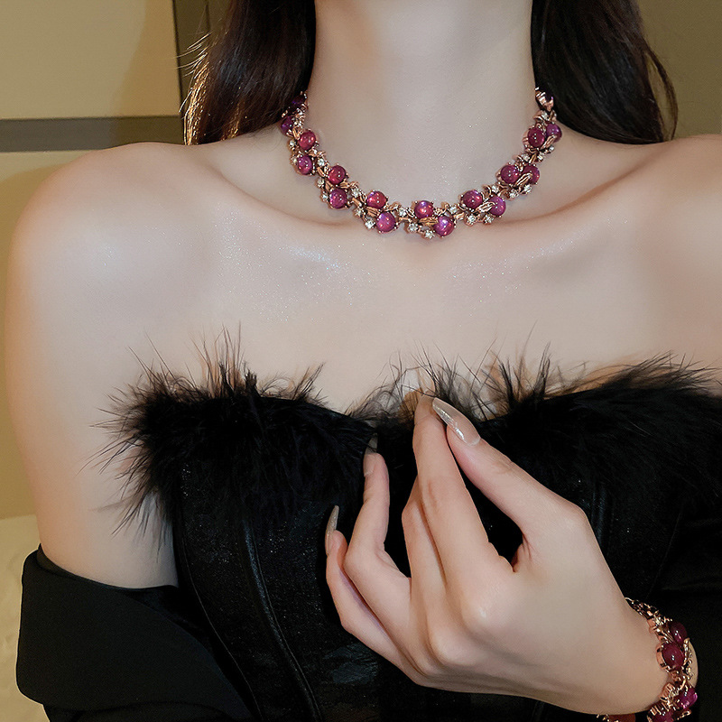 New Design Diamond Crystal Flower Pendant Vintage Necklace and Bracelet Set Chain Accessory for Women