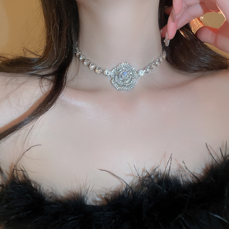 Silver Needle Diamond Flower Tassel Cold Style Fashion Luxury Accessory Rose Gold Necklace and Earrings Jewelry Set